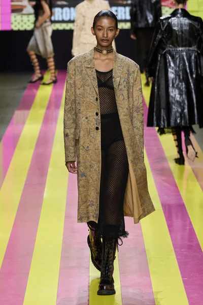 Look 57
